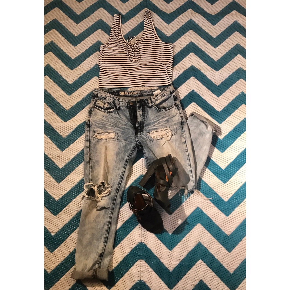 Brand new never worn. Black and white crop top.